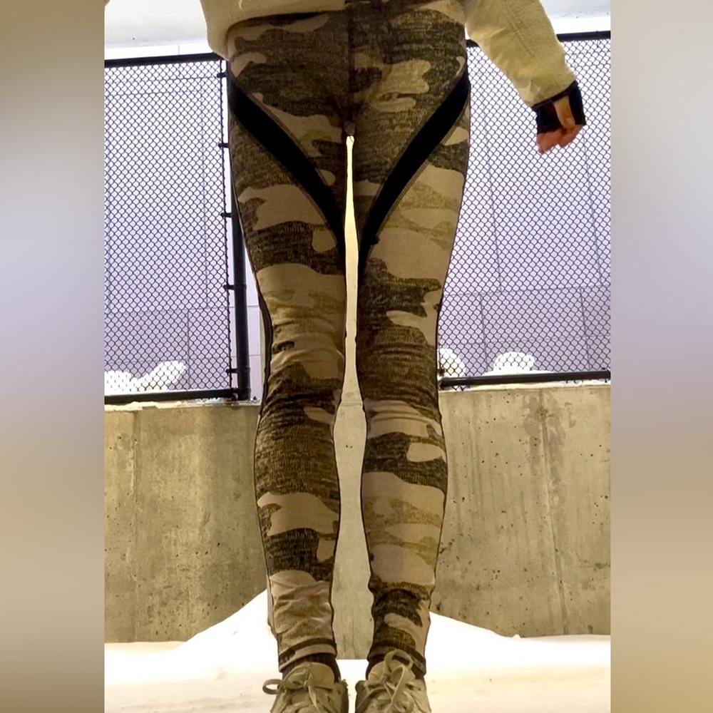 X by GOTTEX Light Pink Camo Leggings